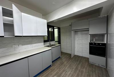 3 Bed Apartment with En Suite at 6Th Parklands Avenue - 2