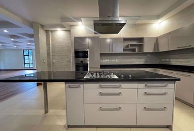 4 Bed Apartment with En Suite in General Mathenge - 3