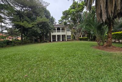 4 Bed House with En Suite at Hillview - 2