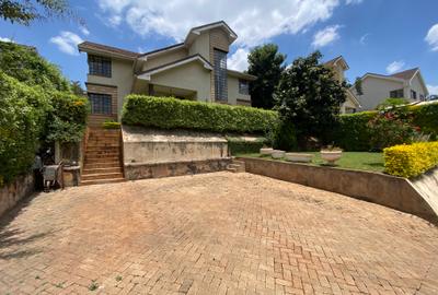 4 Bed Townhouse with En Suite in Kitisuru