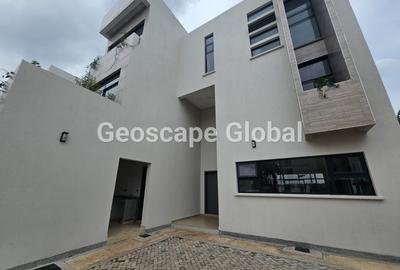 5 Bed House with En Suite in Lavington