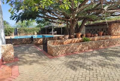 5 Bed House with En Suite in Shanzu