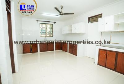 4 Bed Townhouse with En Suite in Shanzu