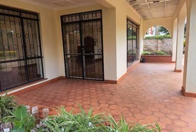 4 Bed House with En Suite at Mountain View - 3