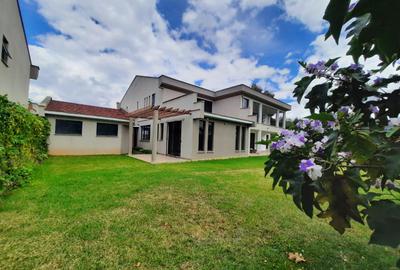 6 Bed Townhouse with En Suite in Lavington