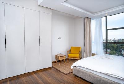 Serviced 3 Bed Apartment with En Suite in Brookside - 3