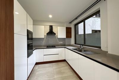 2 Bed Apartment with En Suite at Raphta Road - 3