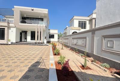 3 Bed Townhouse with En Suite in Ruiru - 2