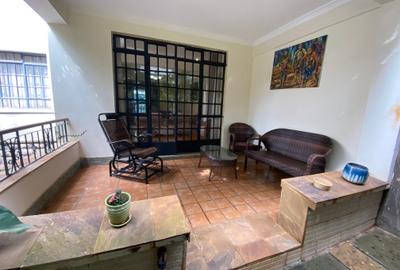 Furnished 2 Bed Apartment with En Suite in Nyari