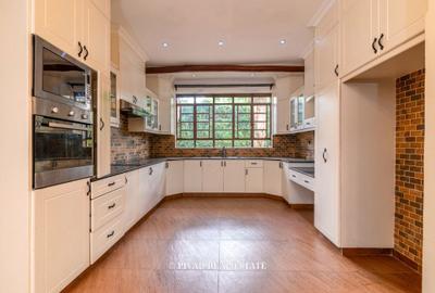 4 Bed House with En Suite in Karen - 2