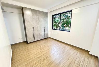 3 Bed Apartment with En Suite in Riverside - 4