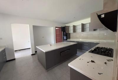 5 Bed Townhouse with En Suite in Karen