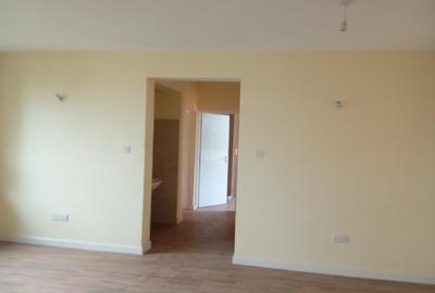 3 Bed Apartment with En Suite at Hatheru Road - 4
