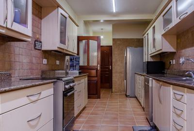 5 Bed Townhouse with En Suite in Kilimani - 3