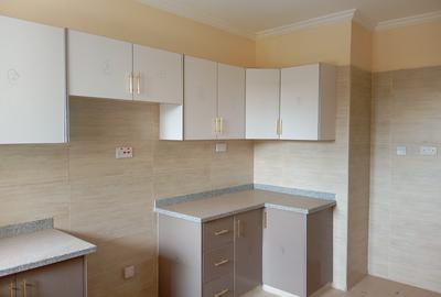 2 Bed Apartment with En Suite at Hatheru Road - 2