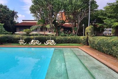 4 Bed House in Hill View