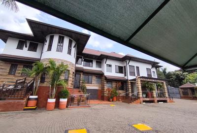 Serviced 2 Bed Apartment with Backup Generator in Runda - 3