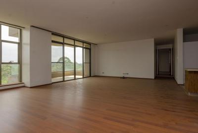 3 Bed Apartment with En Suite in Parklands - 3