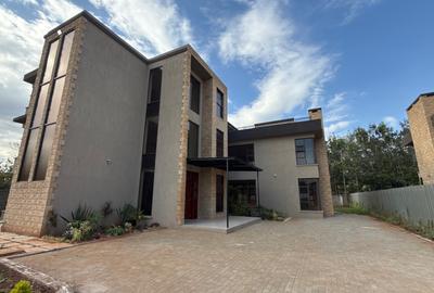 6 Bed Villa with En Suite in Karen