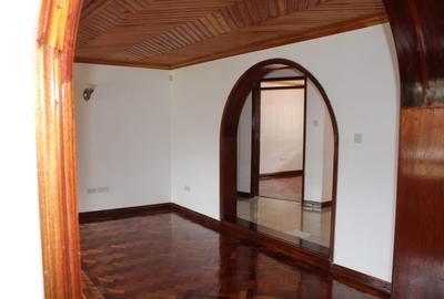 4 Bed Townhouse with Garden in Nyari - 3