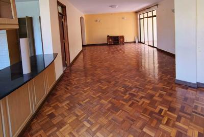 3 Bed Apartment with En Suite at Riverside Drive