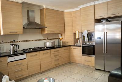 5 Bed Villa with En Suite at Lavington - 2