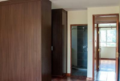 3 Bed Apartment with En Suite in Parklands
