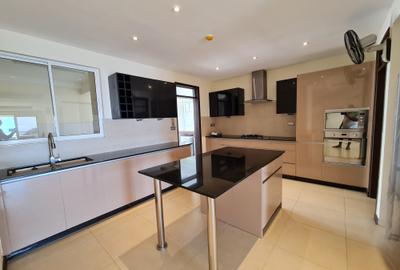 3 Bed Apartment with En Suite in Nyali Area