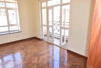 5 Bed Villa with En Suite in Lavington