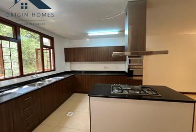 3 Bed Apartment with En Suite at Riverside Drive
