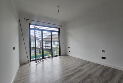 4 Bed Townhouse with En Suite at Paradise Lost Road - 3