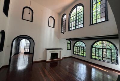 4 Bed Townhouse with En Suite at Riverside Dr - 3