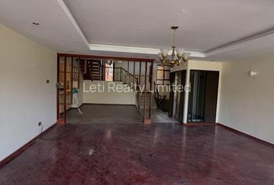 5 Bed Townhouse with En Suite in Lavington - 3