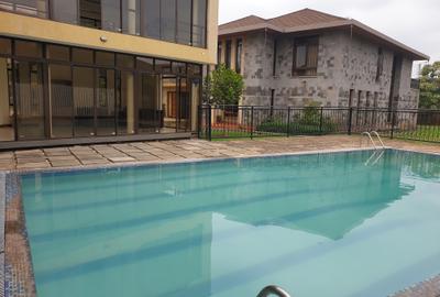 5 Bed House with En Suite at Runda