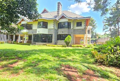 5 Bed House with En Suite in Runda