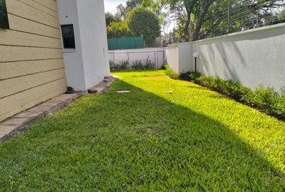 4 Bed Townhouse with En Suite at Lavington - 4