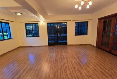 4 Bed House with En Suite in Lavington