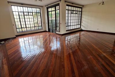 3 Bed Apartment with En Suite at Lavington - 4