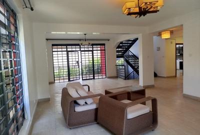 4 Bed House with En Suite in Runda - 3