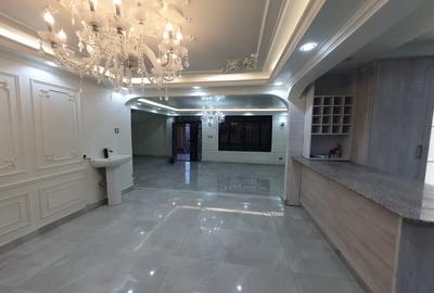 6 Bed House with En Suite in Ridgeways