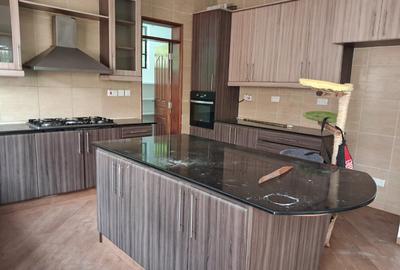 4 Bed House with En Suite in Karen - 4