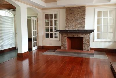 4 Bed Townhouse with En Suite in Kitisuru - 2