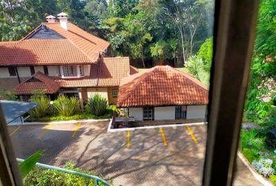 5 Bed House with En Suite in Rosslyn