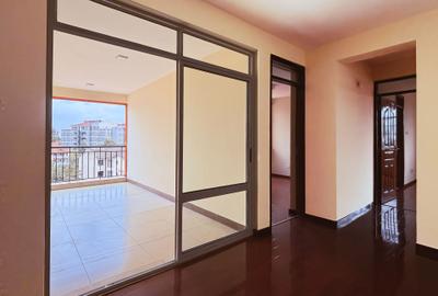 2 Bed Apartment with En Suite at Hendred Avenue - 2