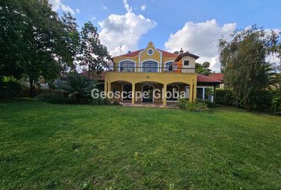 5 Bed House with En Suite in Runda