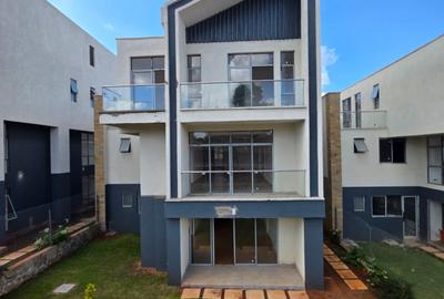 4 Bed Townhouse with En Suite in Kiambu Road - 2