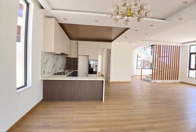 5 Bed Townhouse with En Suite at Lavington Green - 4