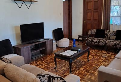 5 Bed House with En Suite in Donholm - 3