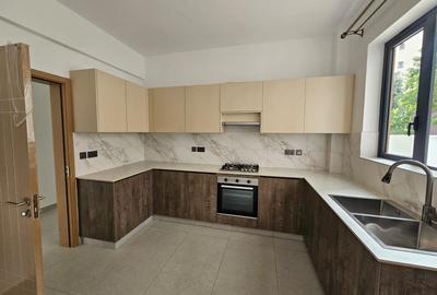 3 Bed Apartment with En Suite in Brookside - 2
