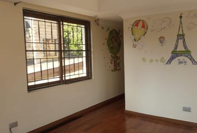 5 Bed Townhouse with En Suite at Lavington